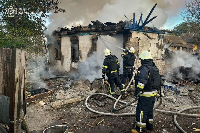 Рятувальники загасили пожежу після удару «Шахеда» по будинку в Лозівському районі